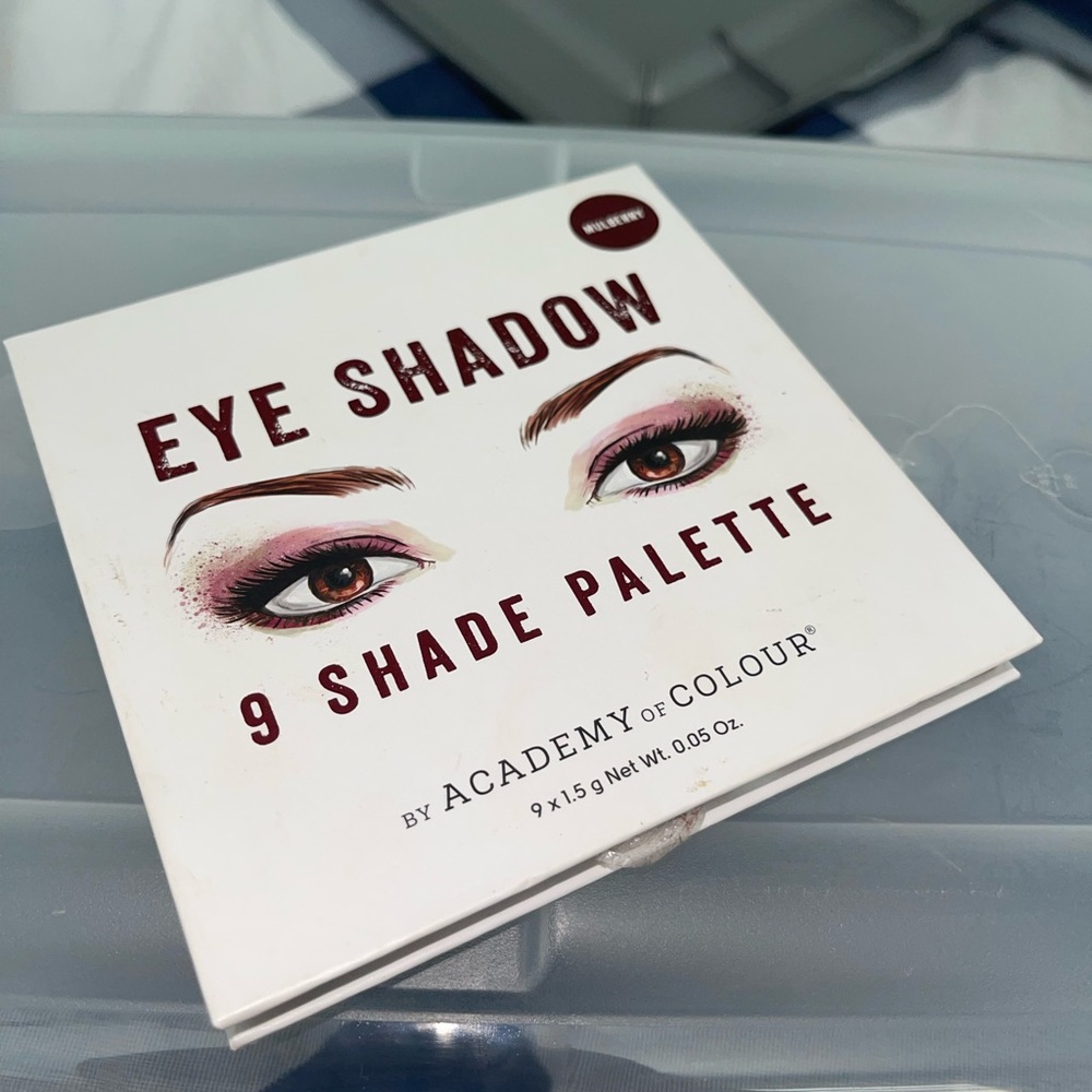Academy of the colour eyeshadow 9 palette